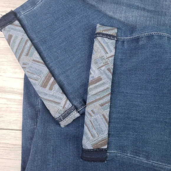 NYDJ Girlfriend Jeans Plus Size Capri's Denim 16W NEW Lovesick Medium Wash - Picture 3 of 12